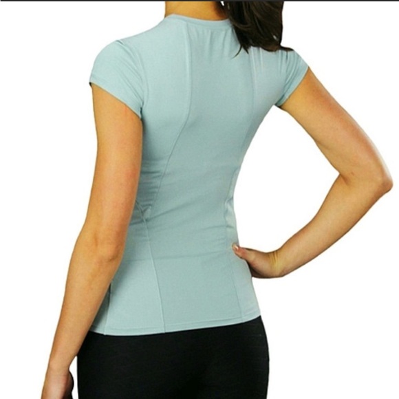 Alo CoolFit Short Sleeve Seafoam Anti-Bacterial Exercise Running Workout Top L - Picture 5 of 5